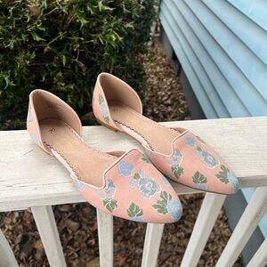 Floral flats by Restricted. Size 8.5 Peach and Blue